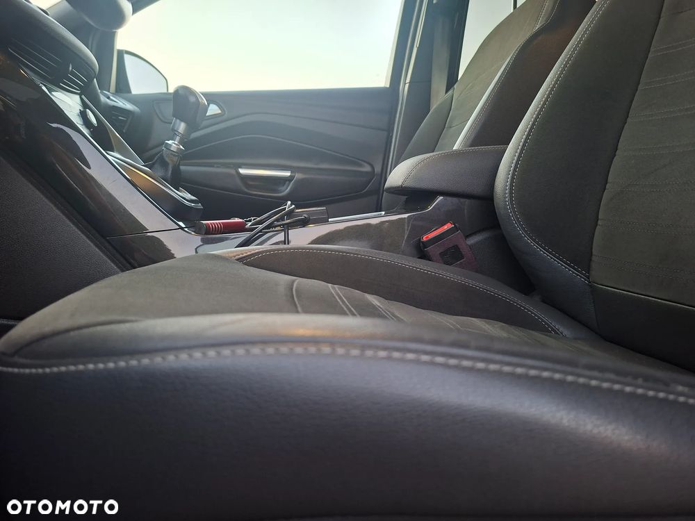 Ford Kuga 2.0 TDCi 2x4 ST-Line - 16