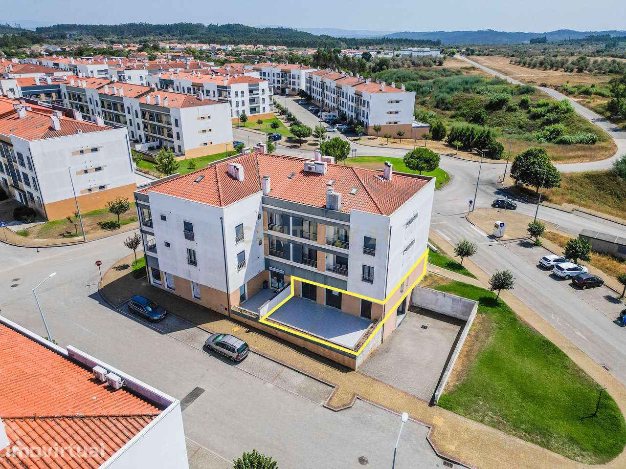 Loja passível de ser transformado em Apartamento com terraço privativo - Grande imagem: 2/27