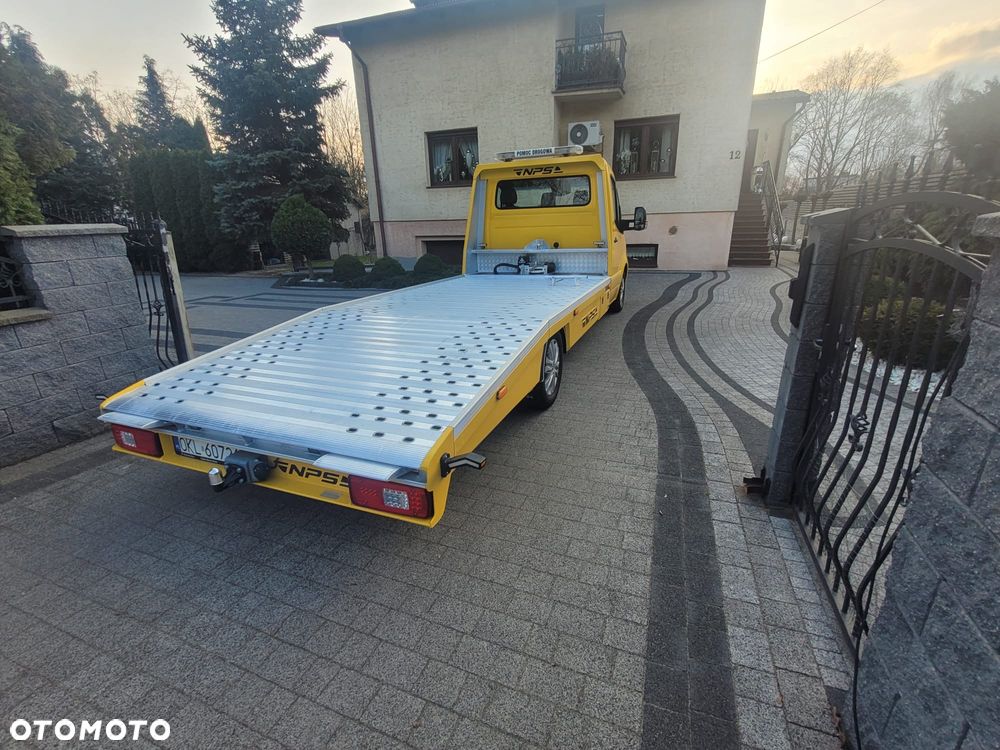 Mercedes-Benz Sprinter - 12