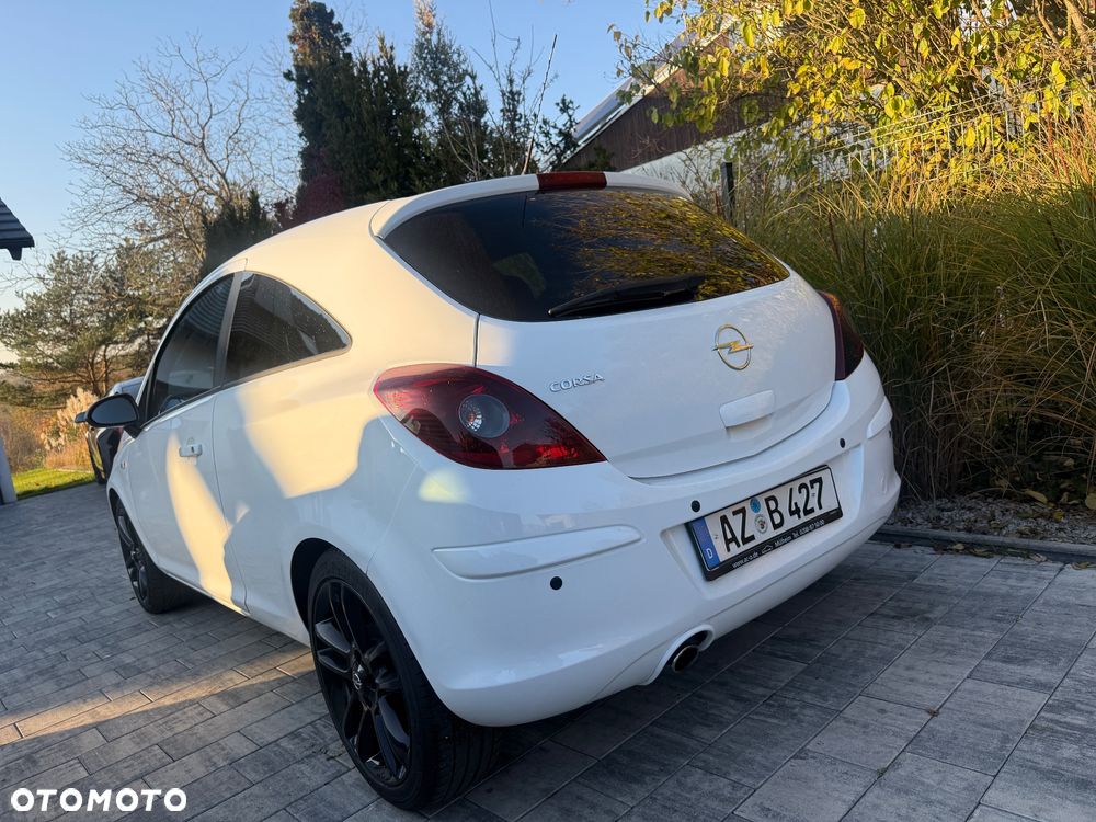 Opel Corsa 1.2 16V Cosmo - 11