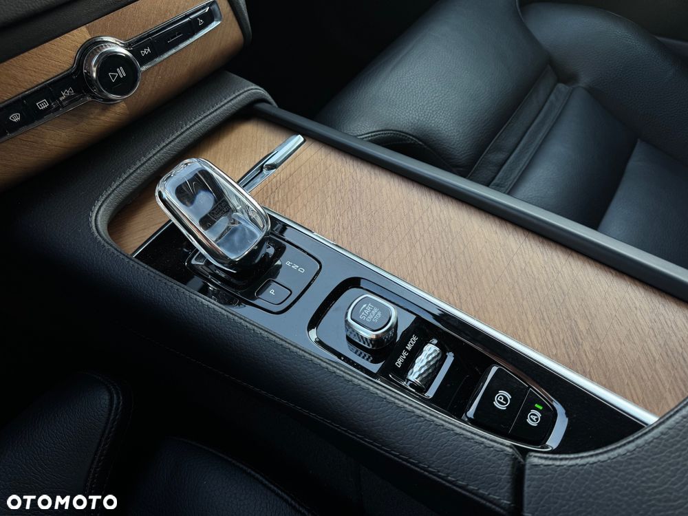 Volvo XC 90 T8 AWD Twin Engine Geartronic Inscription - 18