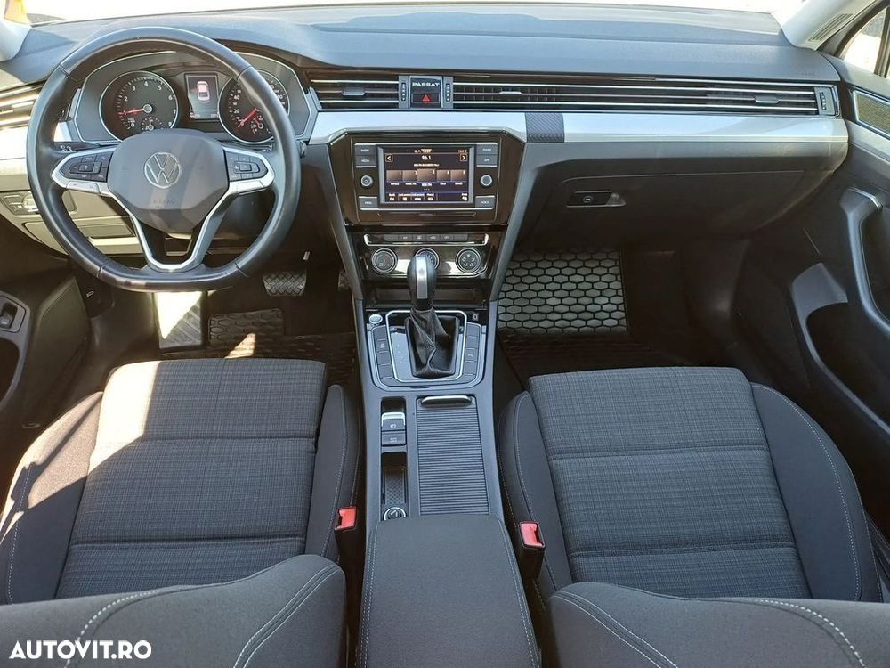 Volkswagen Passat - 11