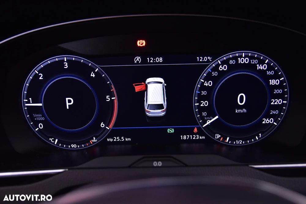 Volkswagen Passat - 11