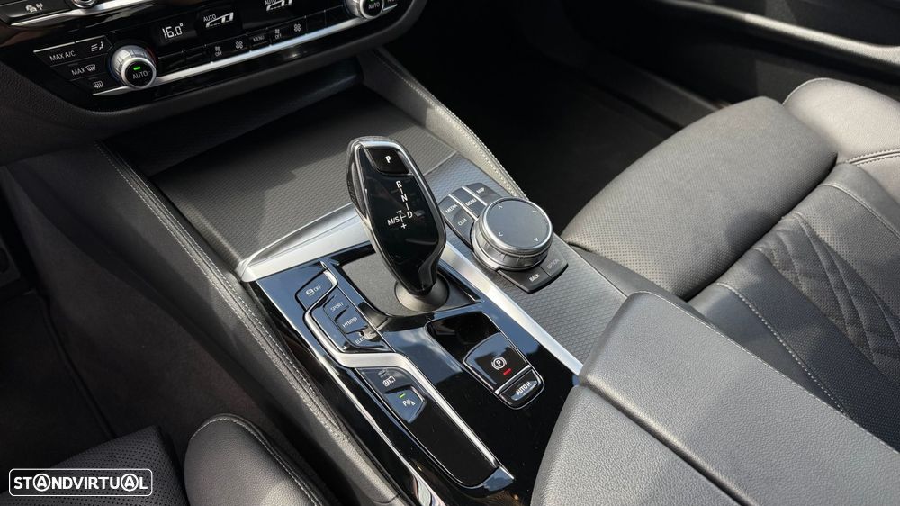 BMW 530 e Pack M - 14