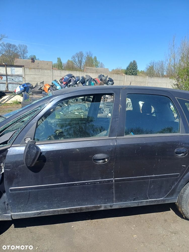 Drzwi Opel Meriva 2001r kod Z20R - 1