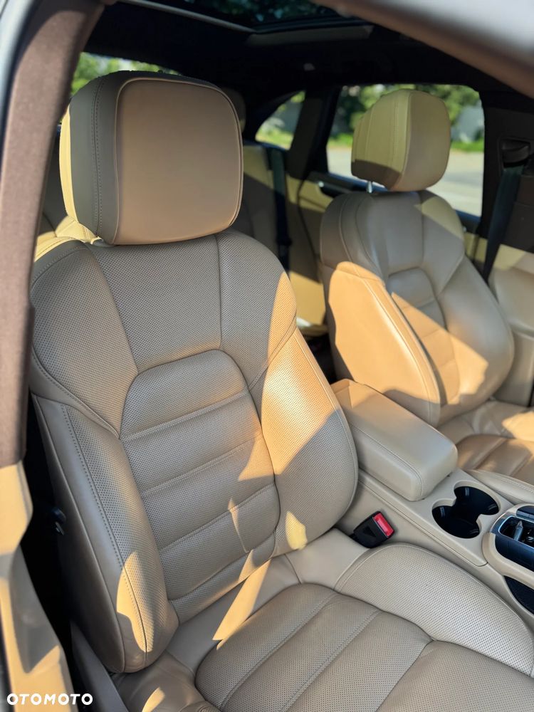 Porsche Macan - 13