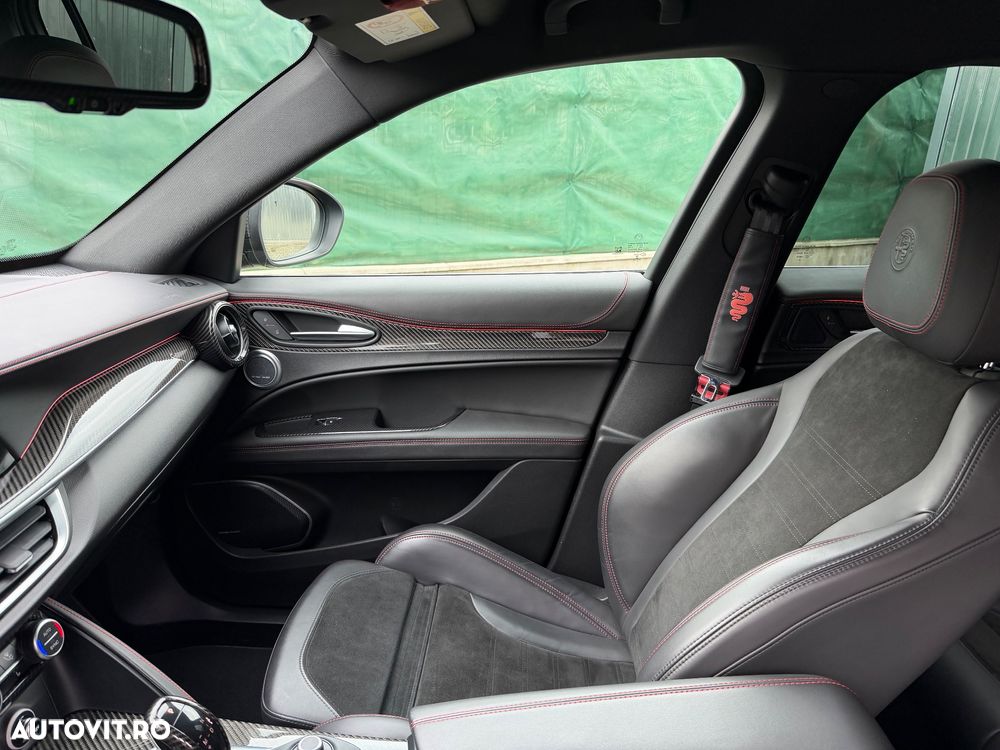Alfa Romeo Stelvio 2.9 V6 Turbo AWD AT8 Quadrifoglio - 16
