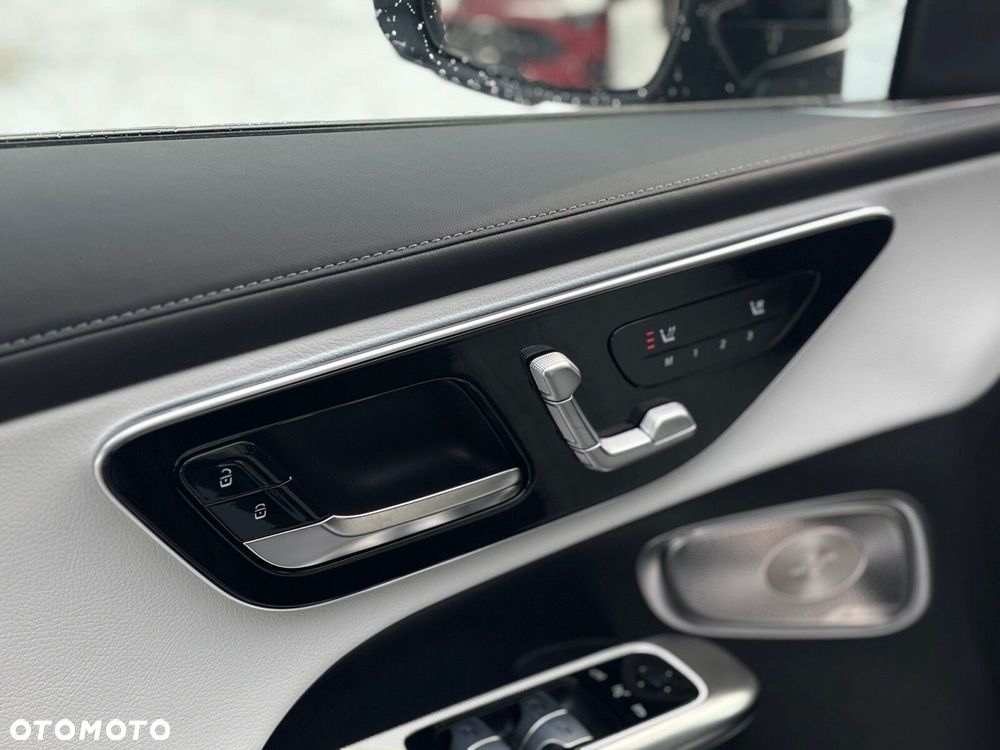 Mercedes-Benz GLC - 12