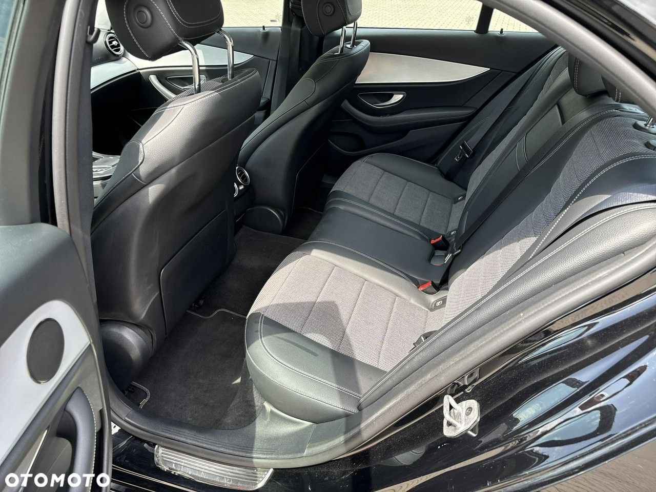 Mercedes-Benz Klasa E - 12