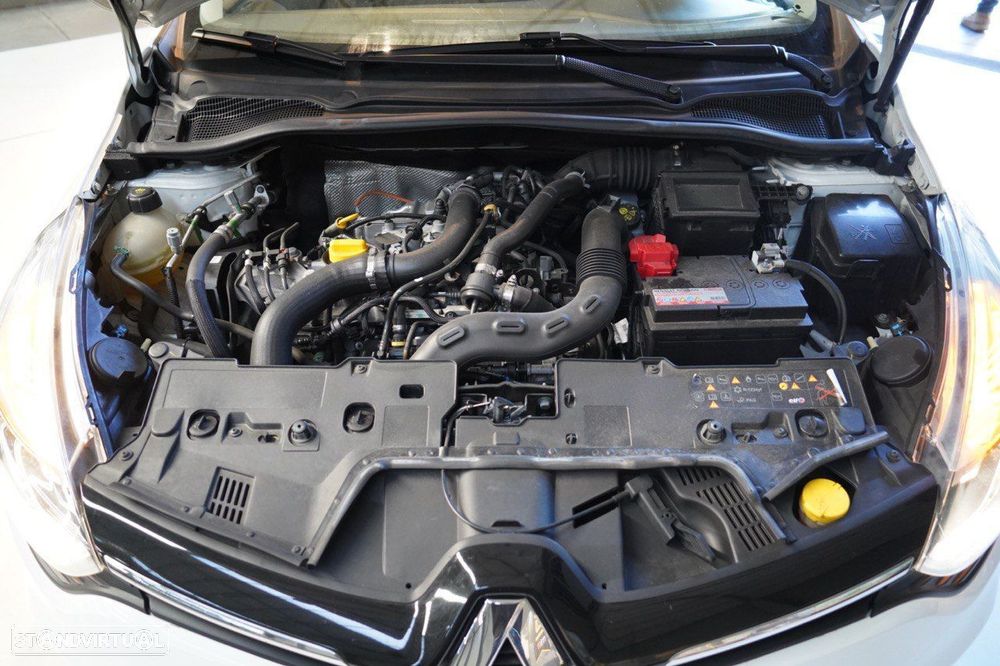 Renault Clio Sport Tourer - 30