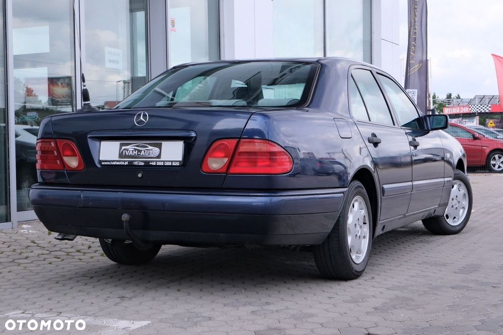 Mercedes-Benz Klasa E 200 CDI Elegance - 7