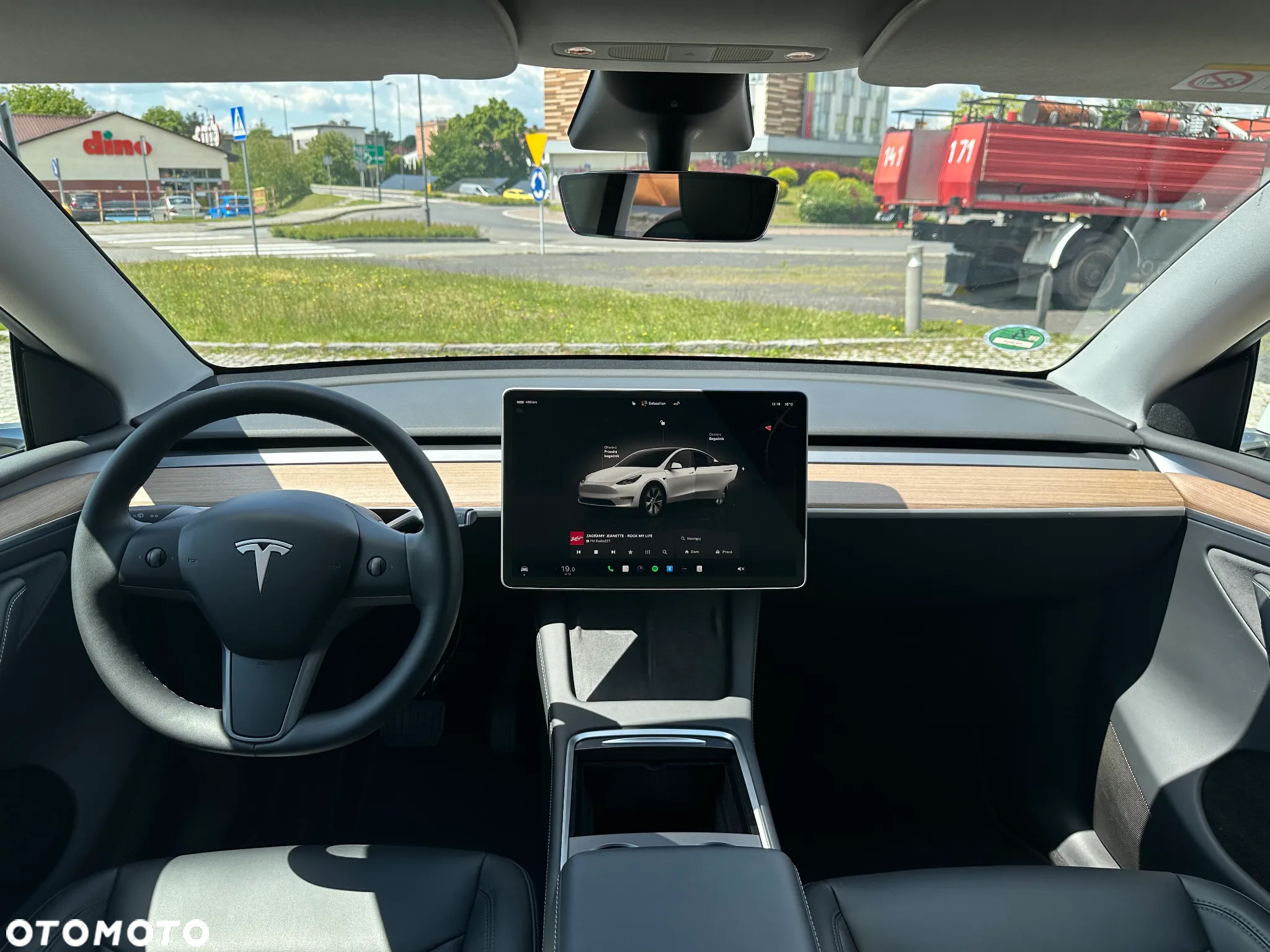 Tesla Y Long Range AWD - 9