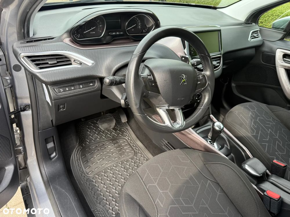 Peugeot 2008 - 12