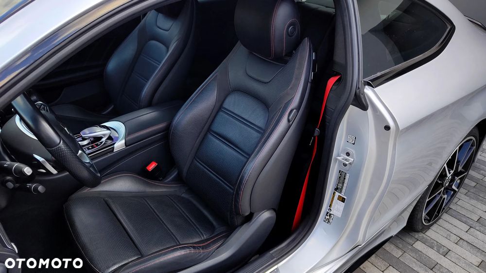 Mercedes-Benz Klasa C AMG 43 4-Matic - 12