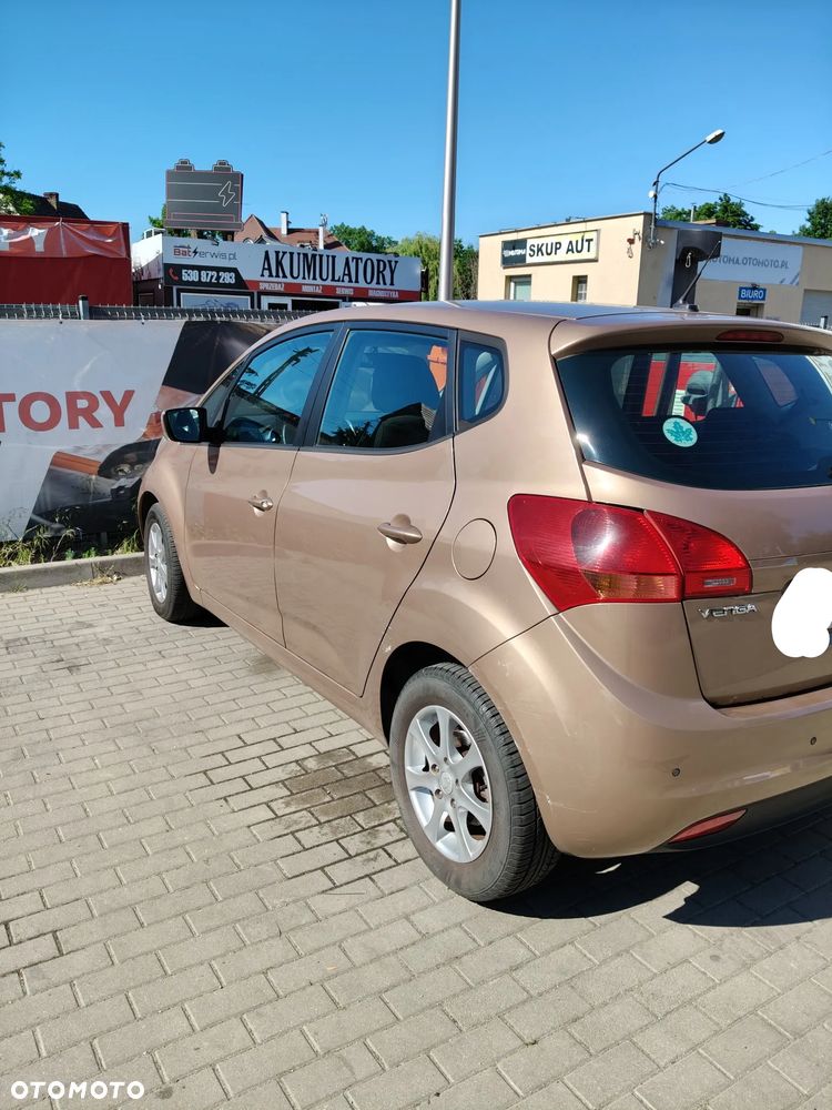 Kia Venga - 4
