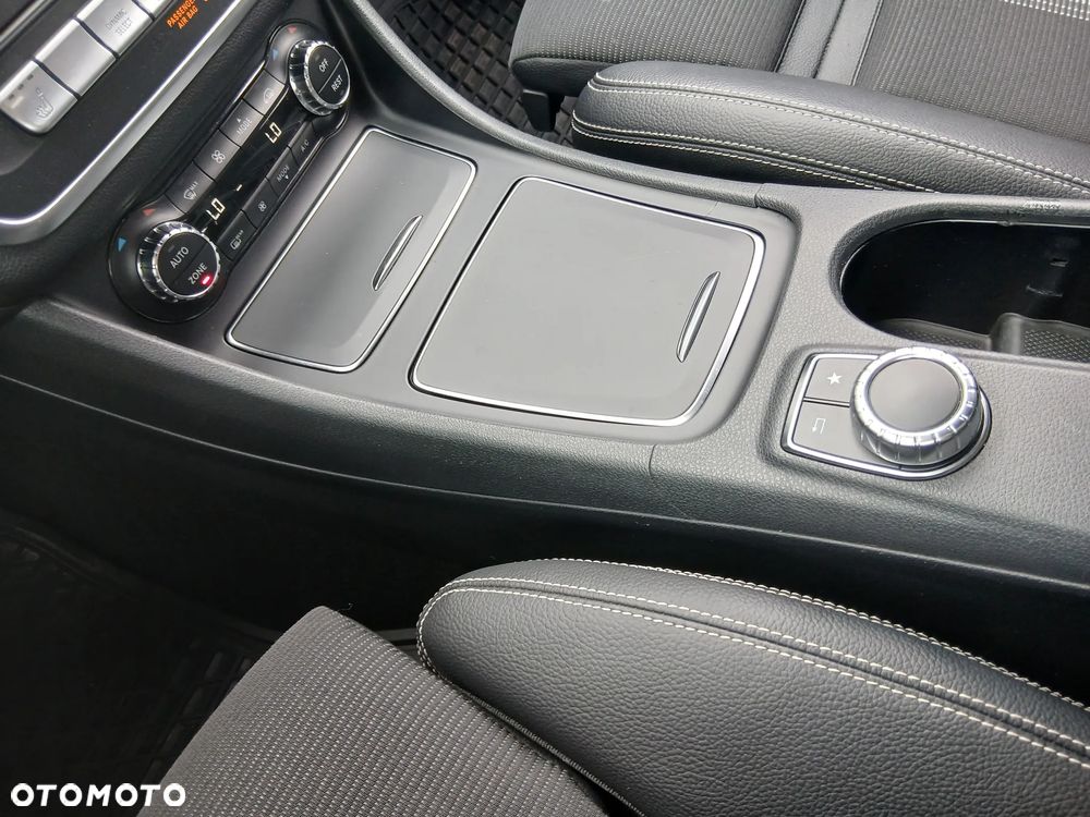 Mercedes-Benz GLA 200 7G-DCT - 20