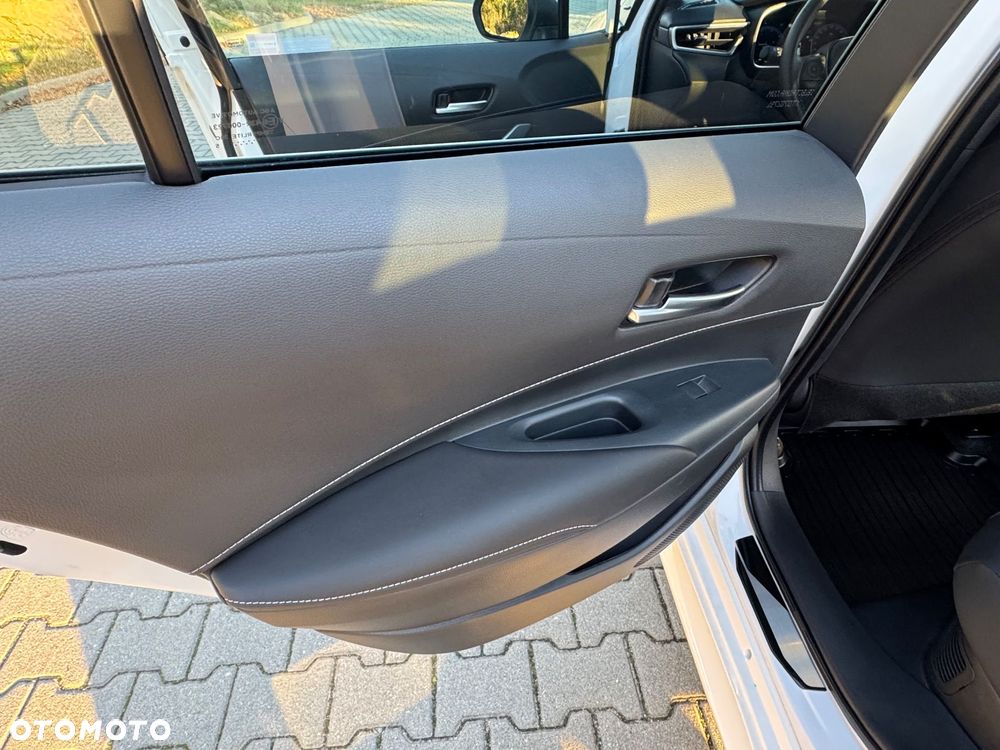 Toyota Corolla 1.8 Hybrid Style - 18