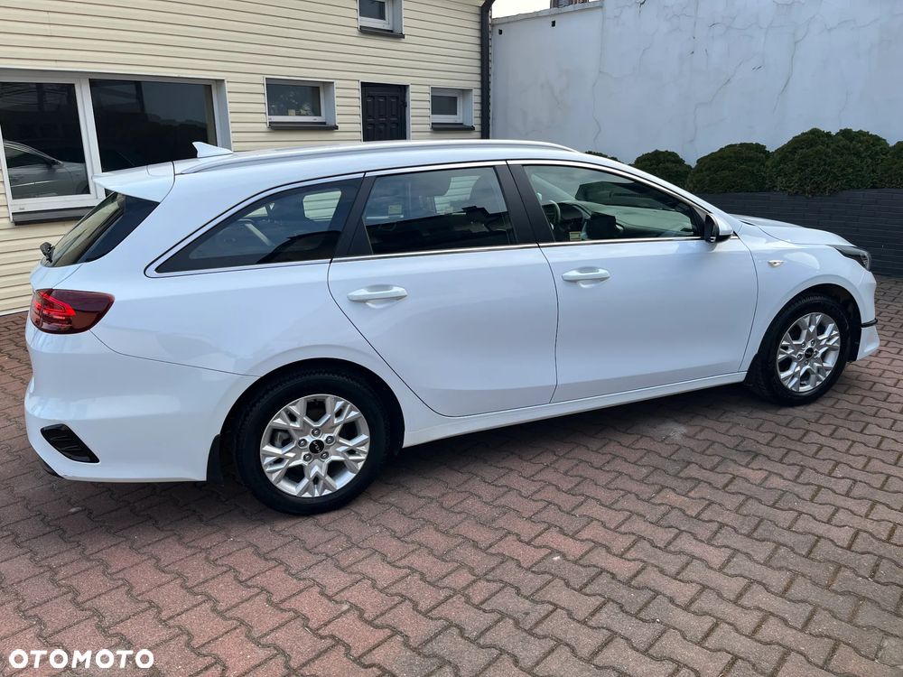 Kia Ceed 1.5 T-GDI M - 10