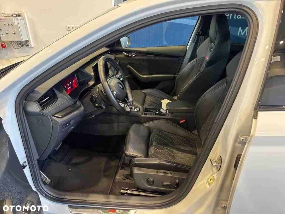 Skoda Octavia 2.0 TDI RS DSG - 6