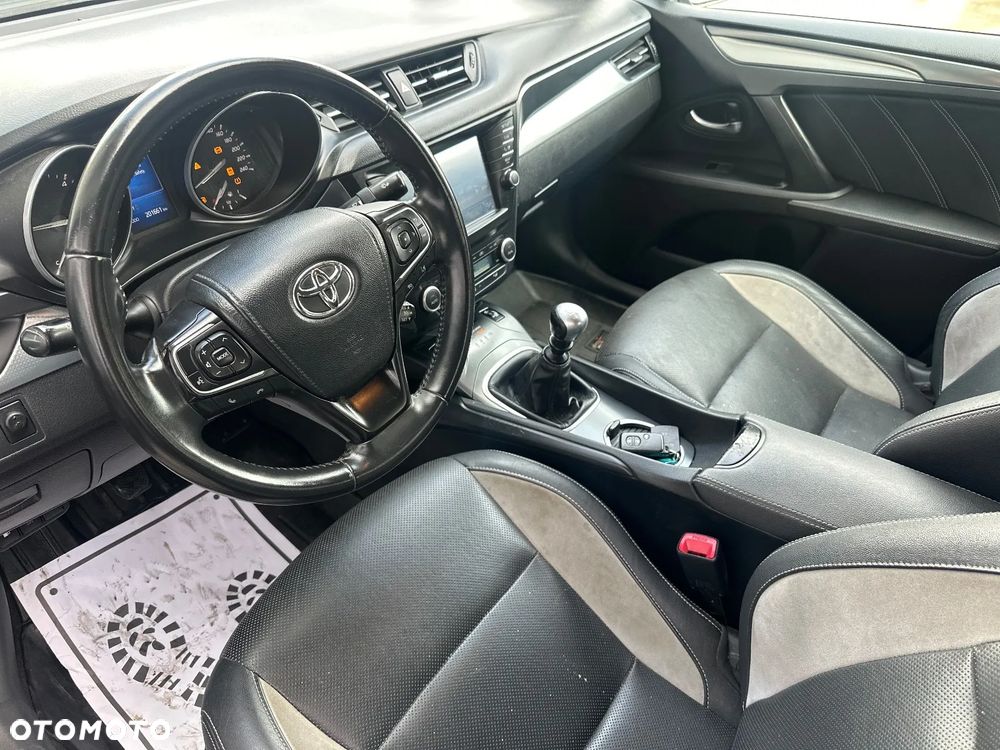 Toyota Avensis 2.0 D-4D Selection - 18