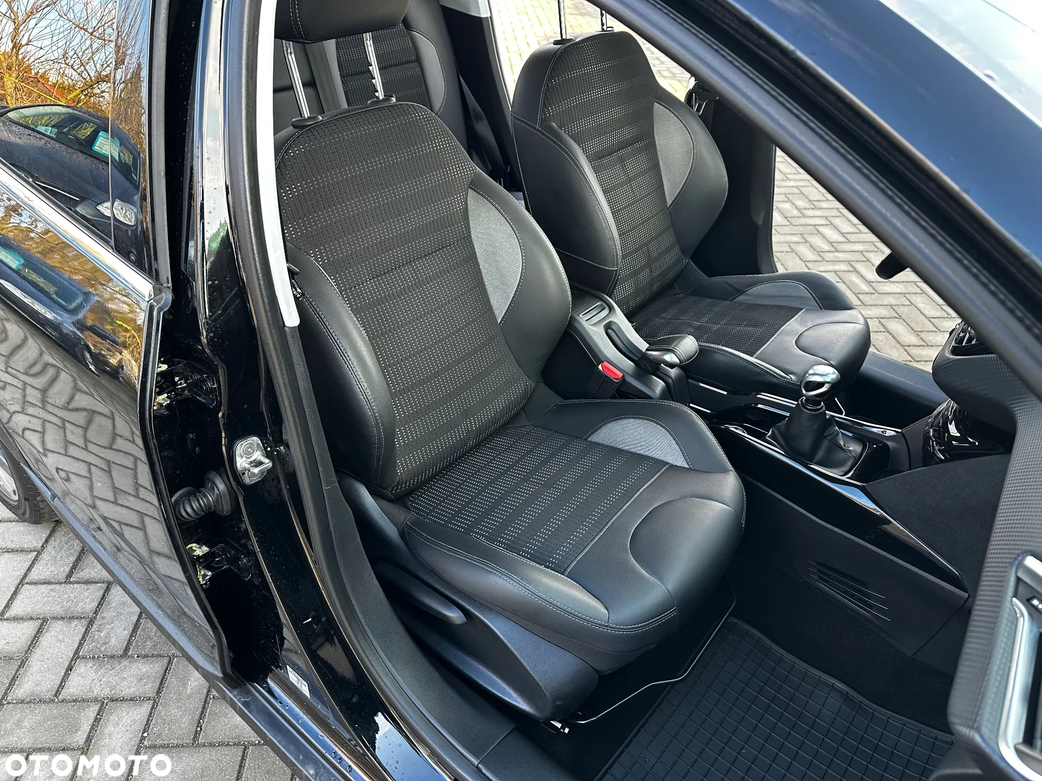 Peugeot 2008 - 22