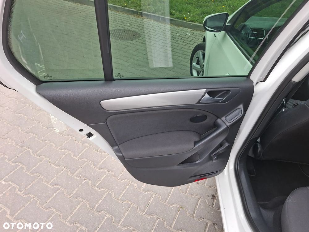 Volkswagen Golf 2.0 TDI DPF Comfortline - 14