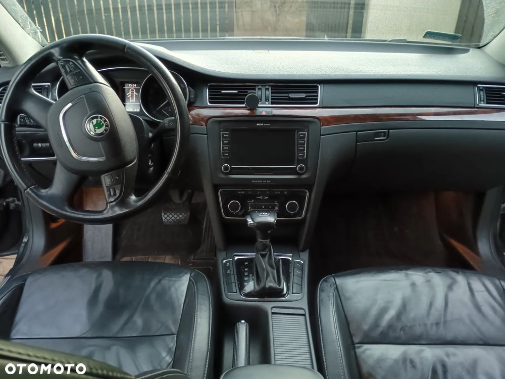 Skoda Superb 2.0 TDI DSG Elegance - 6