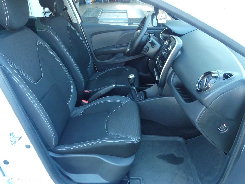 Renault Clio 0.9 Energy TCe Limited 2018 - 26