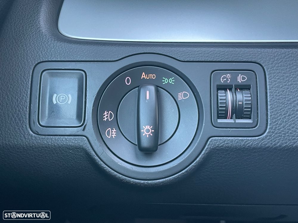 VW Passat 1.6 TDI BlueMotion - 19