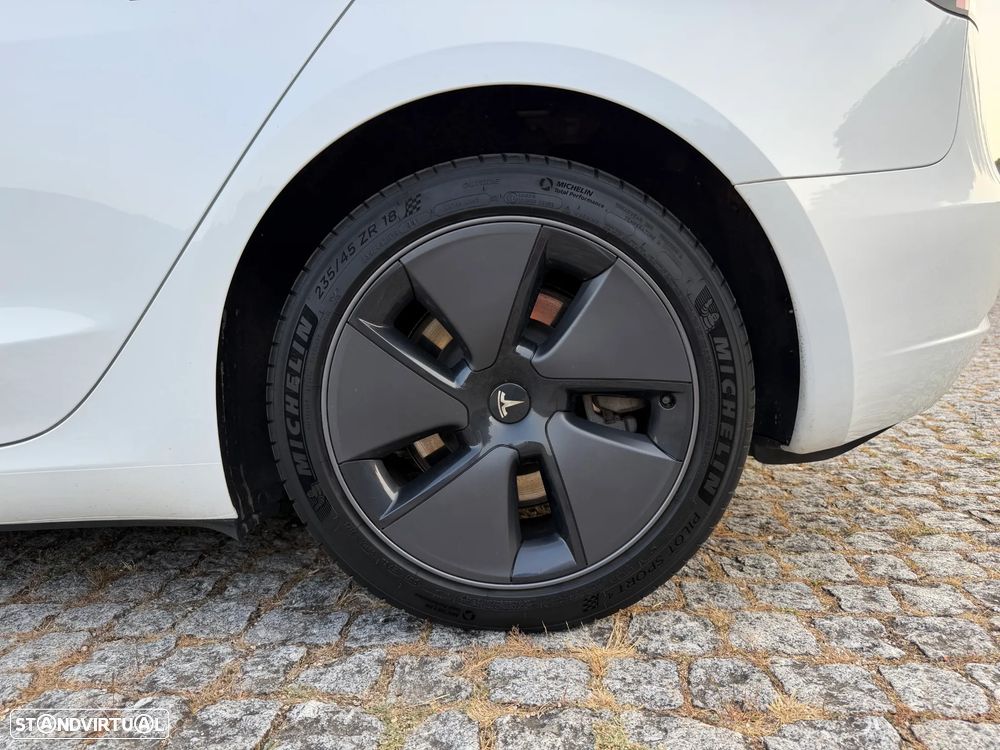Tesla Model 3 RWD - 24