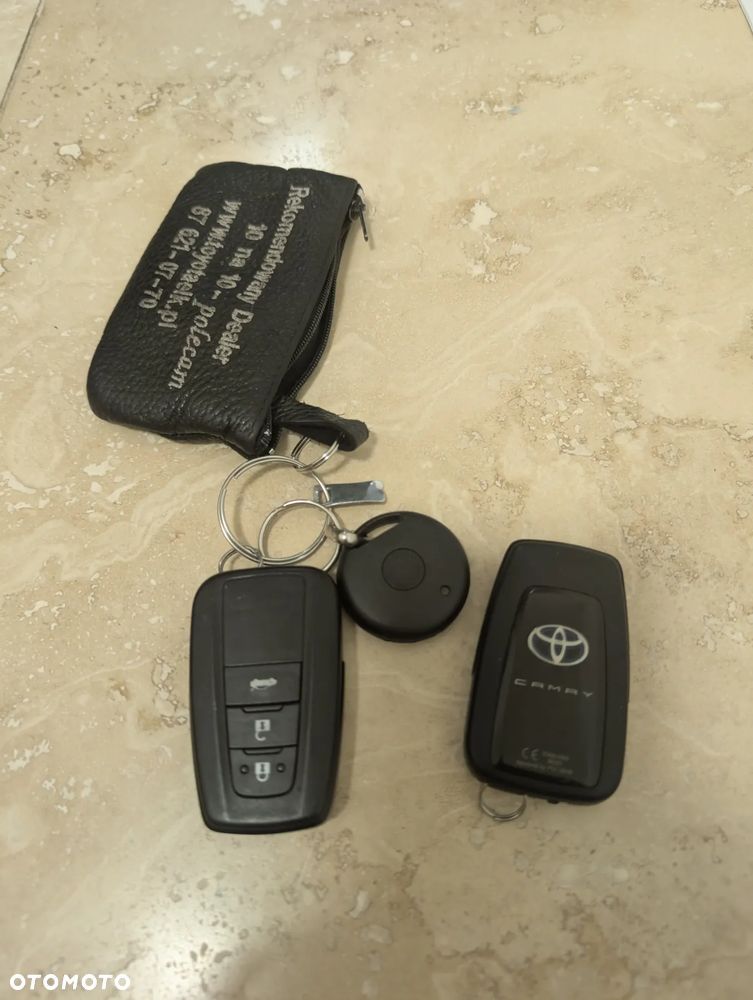 Toyota Camry - 13