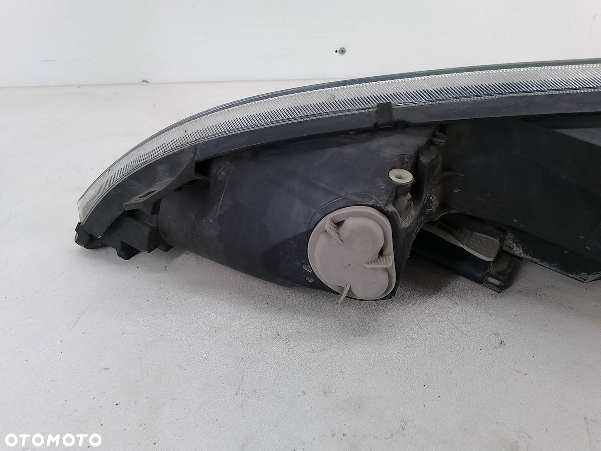 LAMPA PRZÓD PRAWA MITSUBISHI COLT VI 8301A994  0301208222 - 6