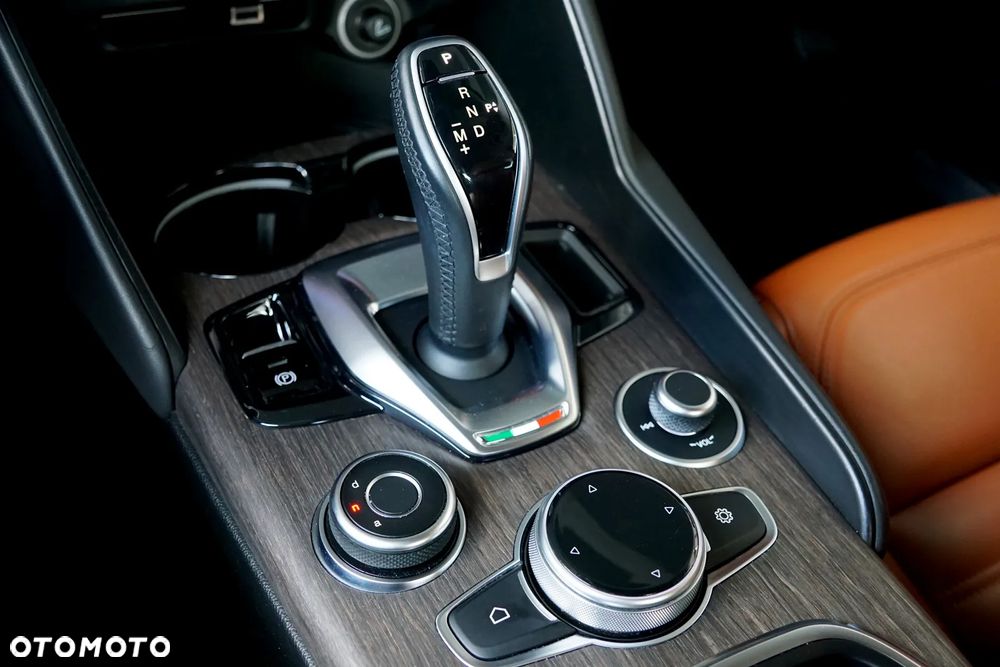 Alfa Romeo Giulia 2.0 Turbo Super - 37