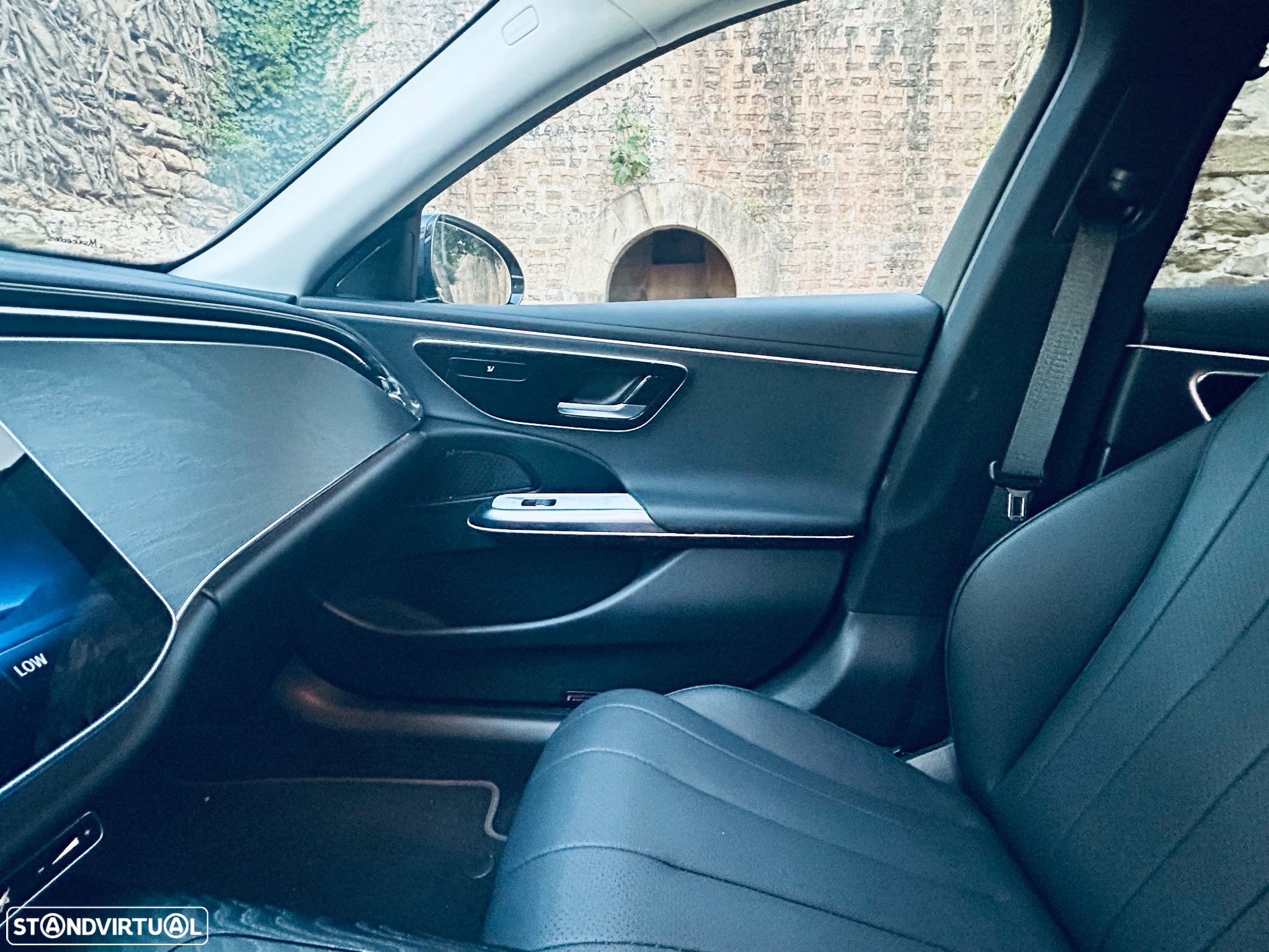 Mercedes-Benz E 300 e Avantgarde - 15