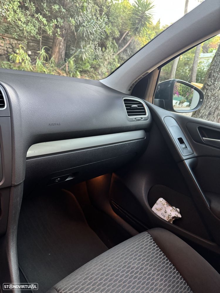 VW Golf 1.6 TDI Confortline - 11