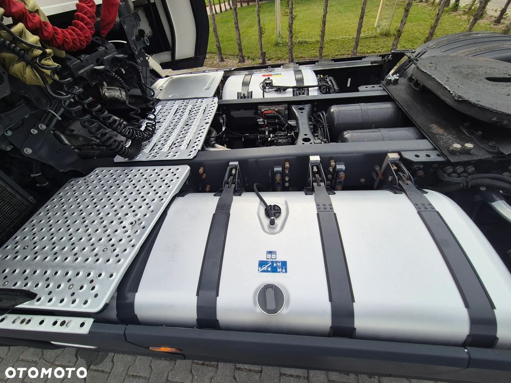 Scania S460 SUPER Highline Płaska Podłoga LED - 31