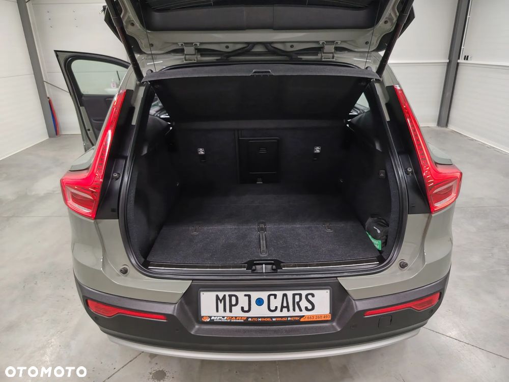 Volvo XC 40 B4 Plus Dark - 25