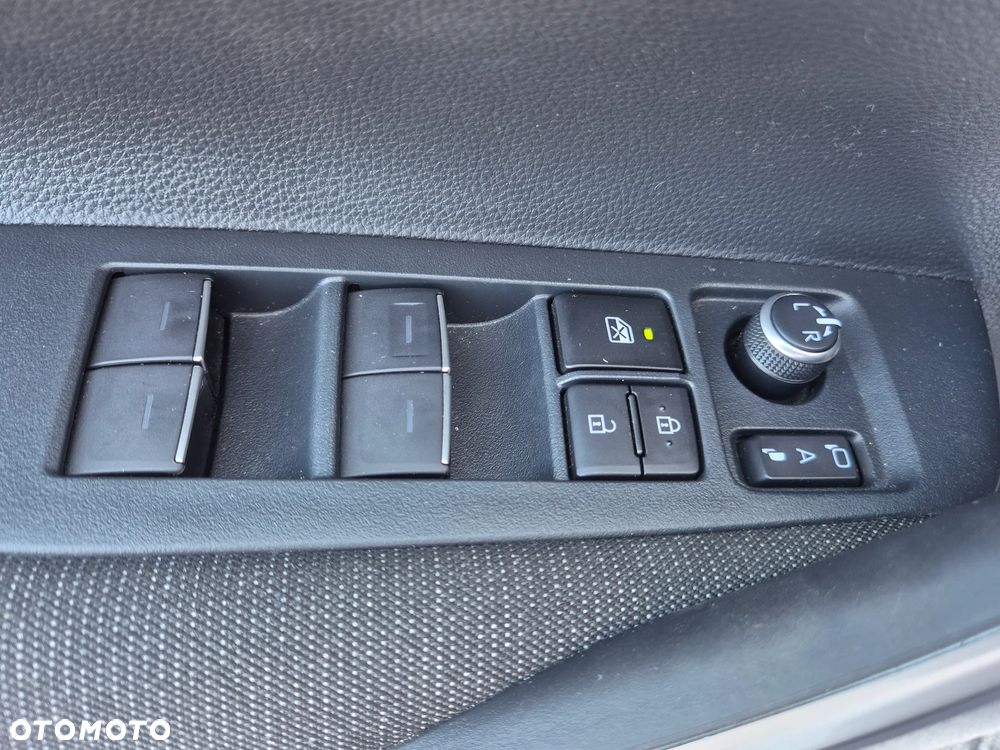 Suzuki Swace 1.8 Hybrid Premium Plus CVT - 18