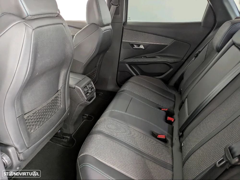 Peugeot 3008 1.6 Hybrid Allure Pack e-EAT8 - 4