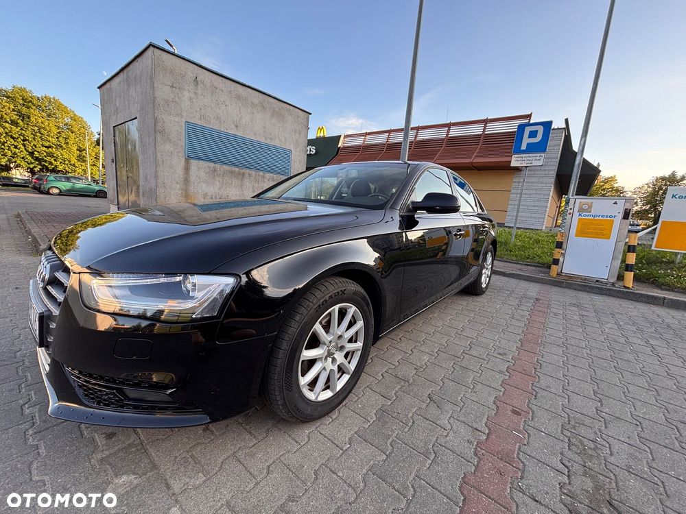 Audi A4 Limousine - 4