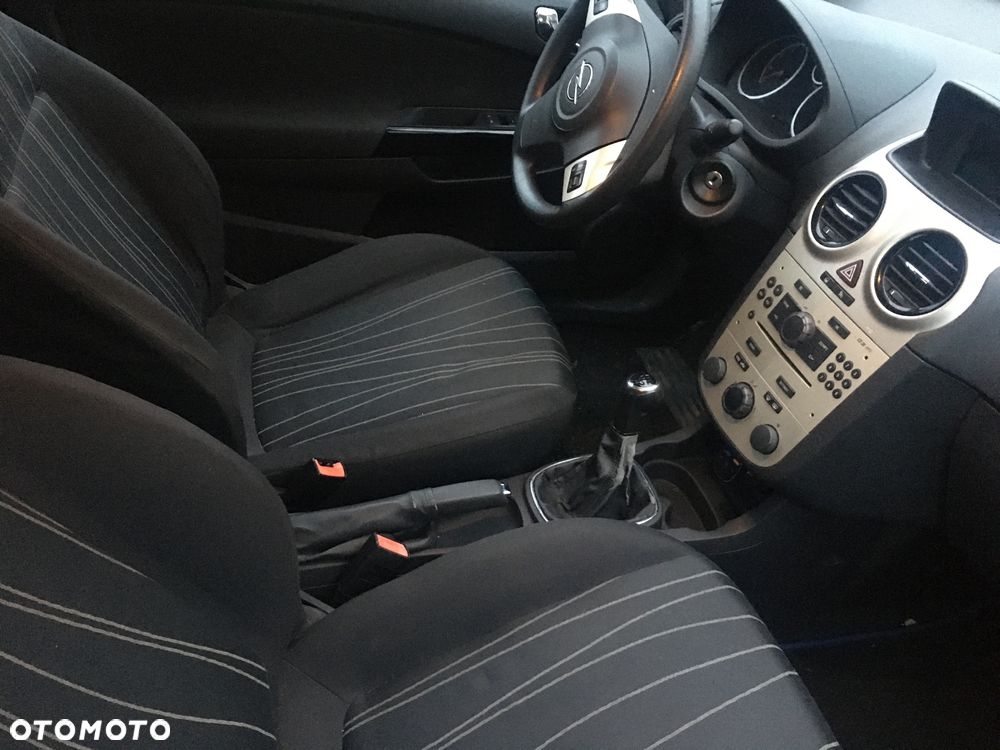Opel Corsa 1.2 16V - 9