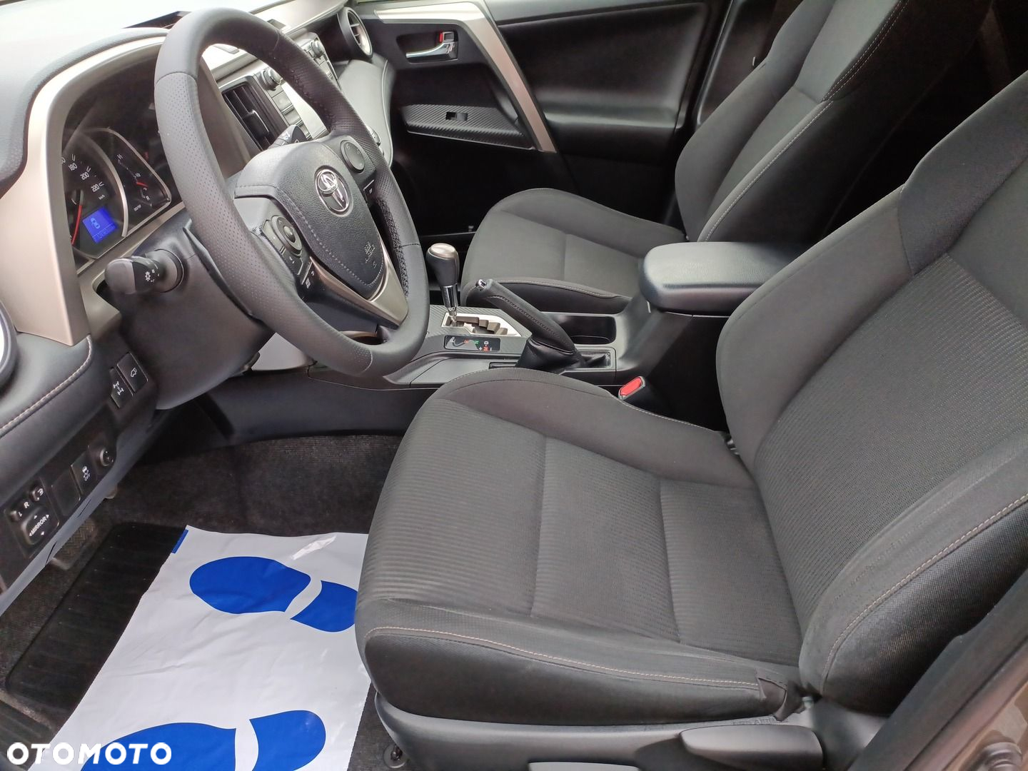 Toyota RAV4 - 11