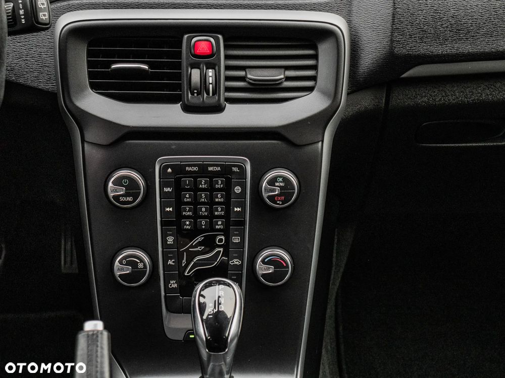 Volvo V40 D2 Drive-E R-Design Momentum - 21