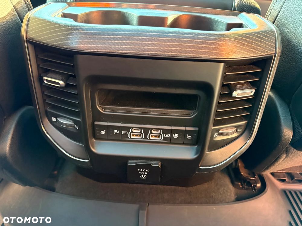RAM 1500 Crew Cab Shortbed Limited - 3