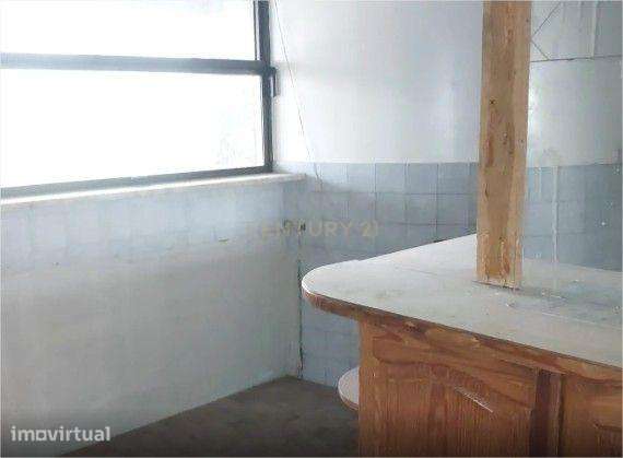 ☕ **ESPAÇO COMERCIAL À VENDA NO CENTRO DA MARINHA GRANDE - Grande imagem: 2/5
