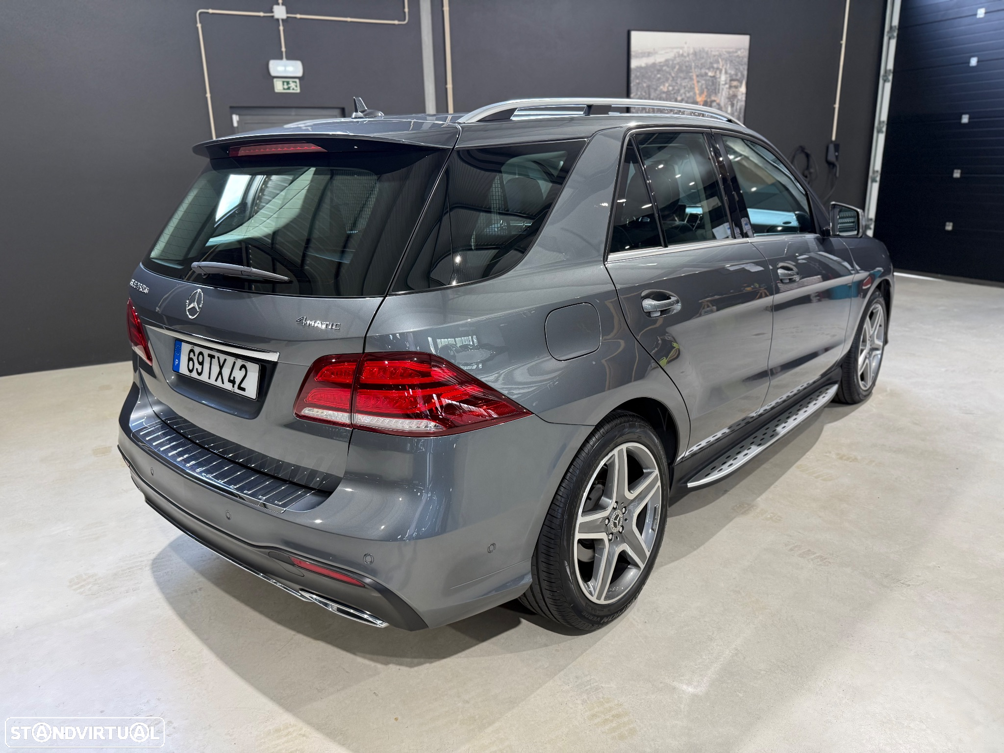 Mercedes-Benz GLE 350 d 4Matic 9G-TRONIC AMG Line - 11