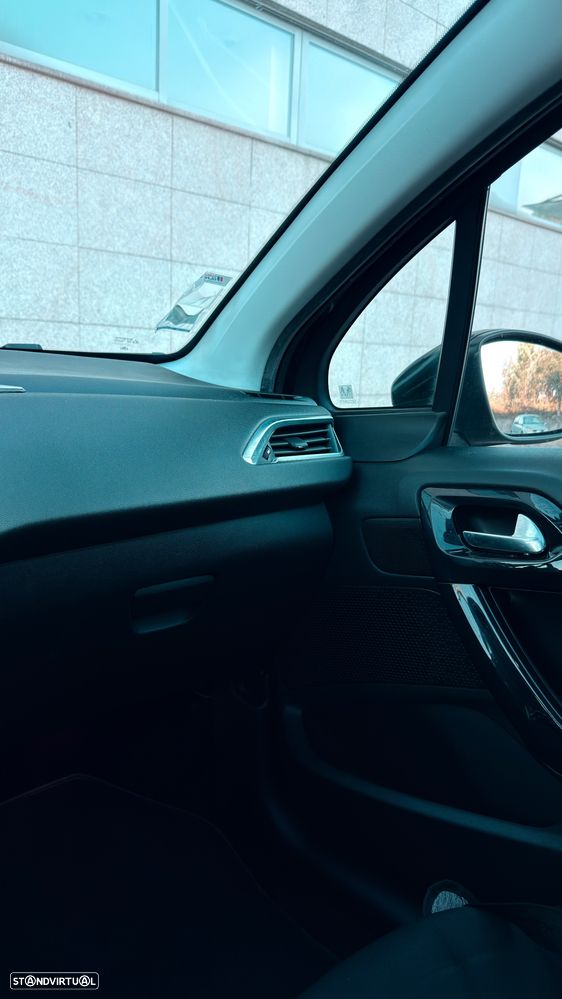 Peugeot 208 1.4 HDi Allure - 13
