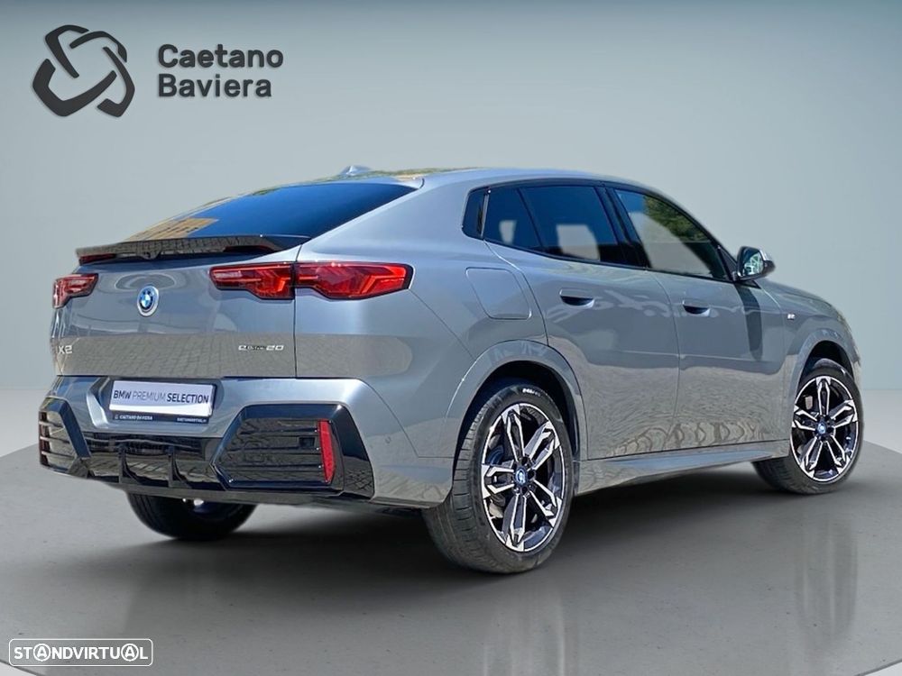BMW iX2 eDrive20 Pack Desportivo M - 2