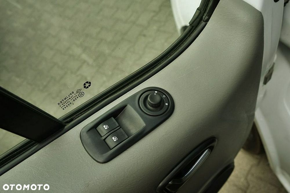 Renault Trafic - 12
