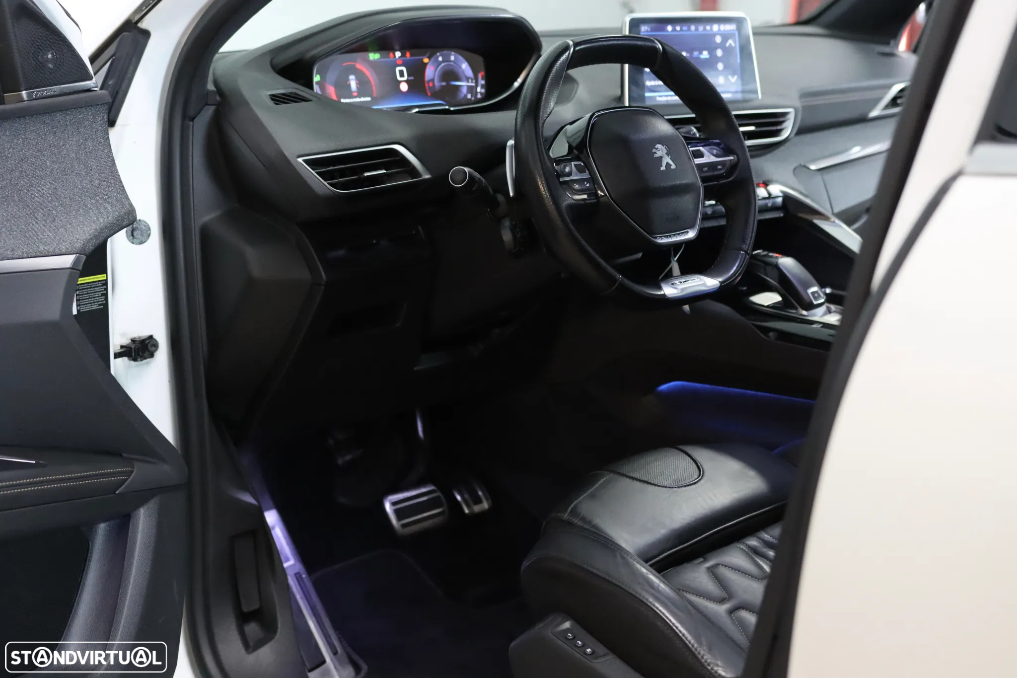 Peugeot 5008 1.5 BlueHDi GT Line J19 EAT8 - 39